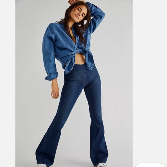 Free People Penny Pull-On Flare Jeans Mid-Rise Bell Bottoms, Size 27, Rich Blue - Picture 2 of 6